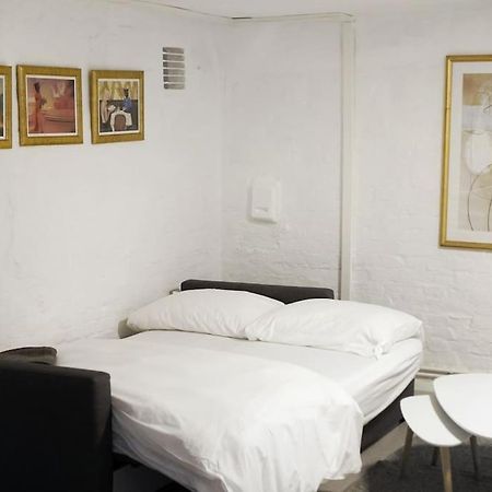 Central, Cozy & Beautiful Designed 2-Rooms Apt. Near River Berlim Exterior foto