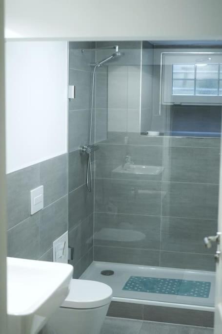 Central, Cozy & Beautiful Designed 2-Rooms Apt. Near River Berlim Exterior foto