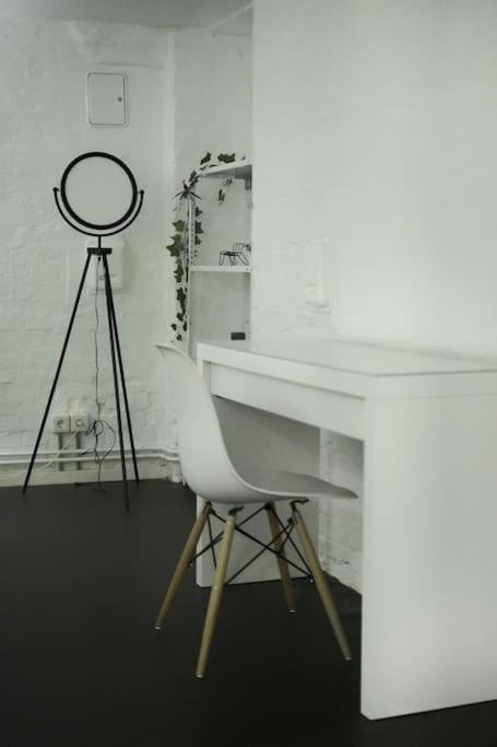 Central, Cozy & Beautiful Designed 2-Rooms Apt. Near River Berlim Exterior foto