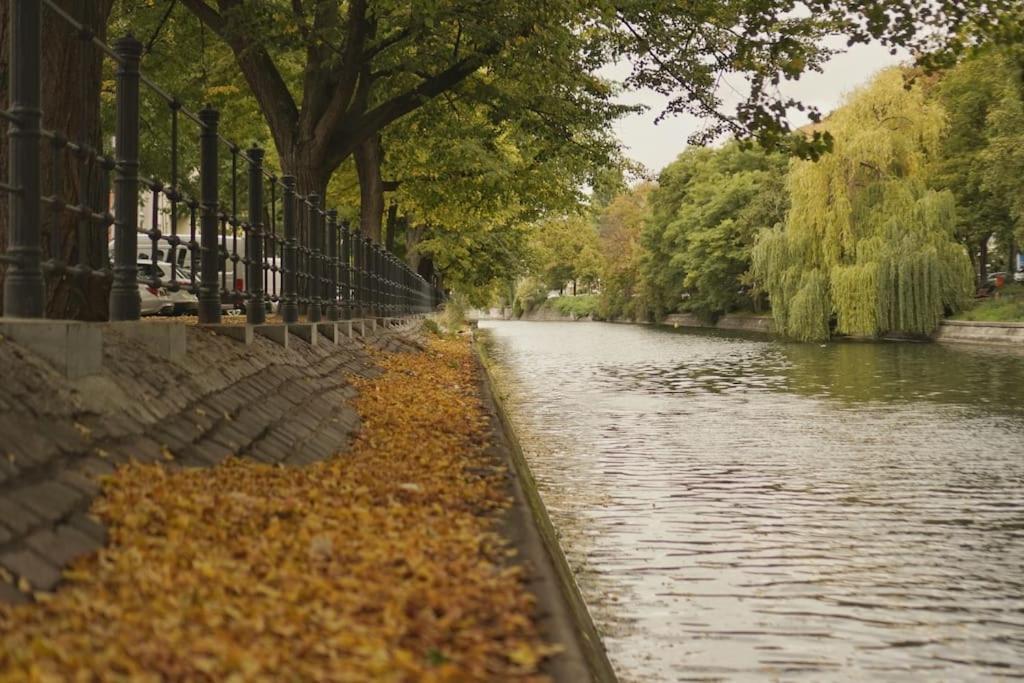 Central, Cozy & Beautiful Designed 2-Rooms Apt. Near River Berlim Exterior foto